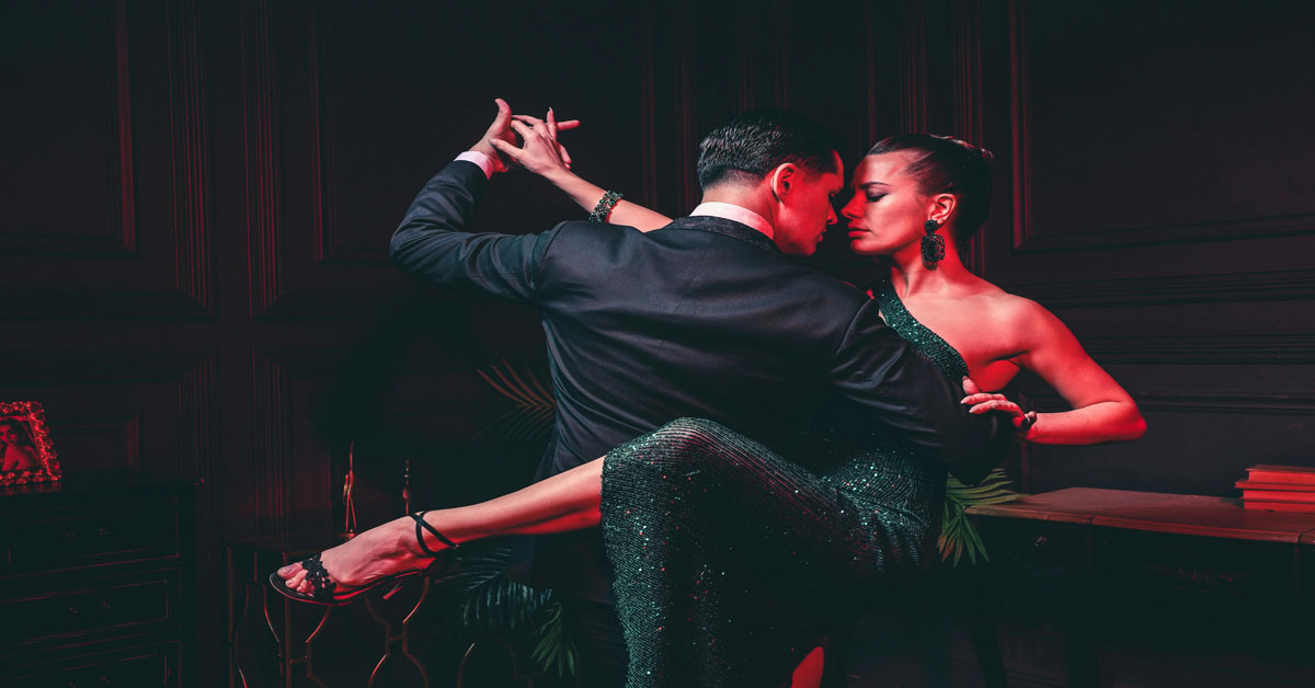 couple dancing the tango